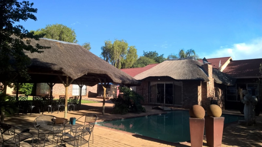 4 Bedroom Property for Sale in Wilkoppies North West